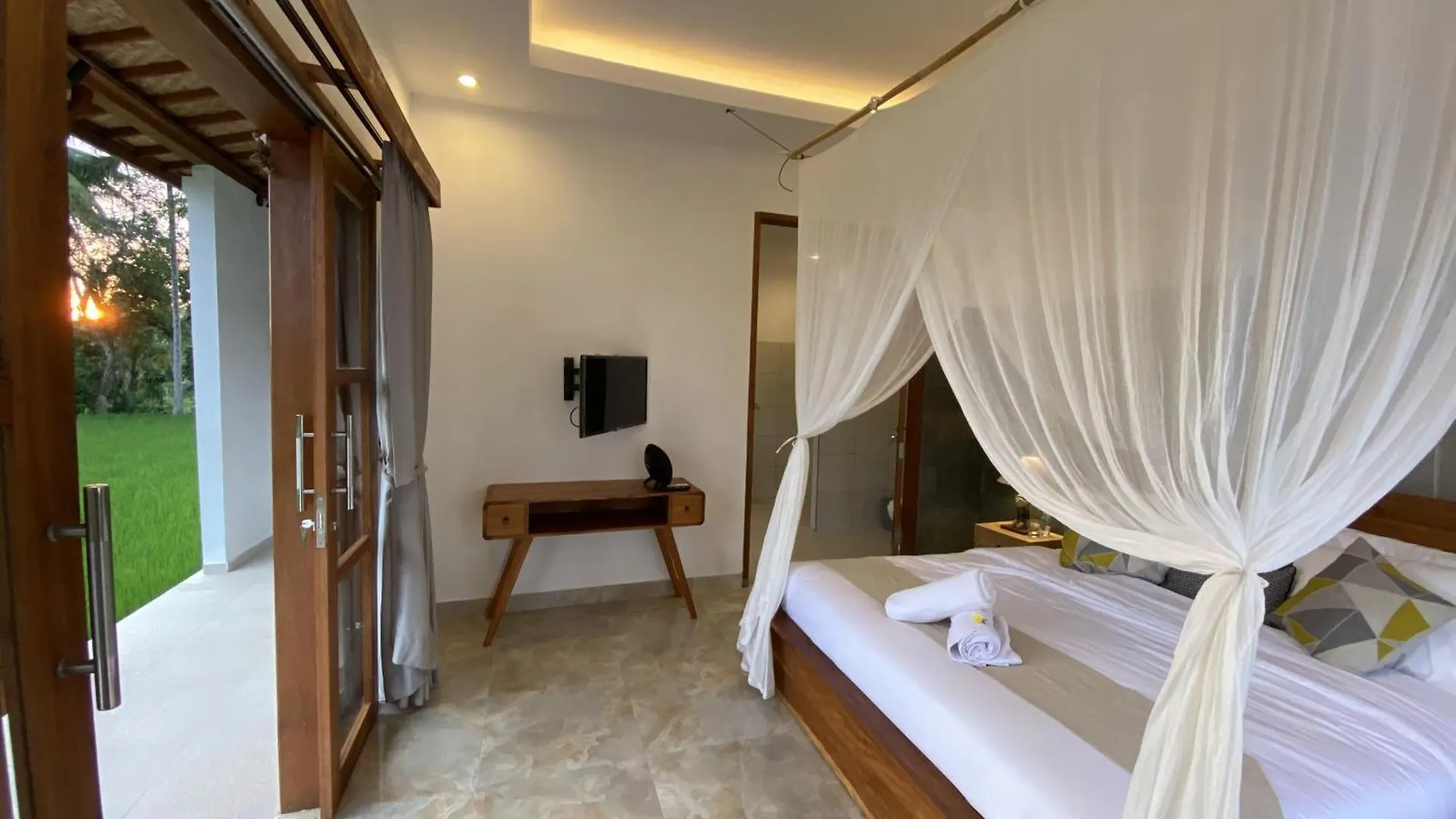 Luxury Villa Ada Padi Ubud One Bed Room contacts